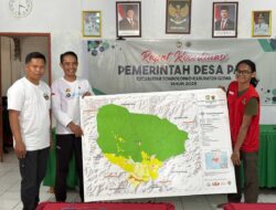 Mahasiswa KKN Unhas Serahkan Peta Lahan Potensial ke Desa Pao