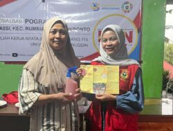 Produk Ramah Lingkungan, Mahasiswa KKN-T Unhas di Desa Kassi Sosialisasikan Pembuatan Pestisida Nabati dari Cabe Merah