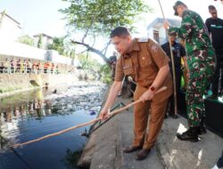 Munafri Pimpin Pembersihan Kanal Sinrijala