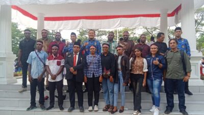 Menarik, Upacara HUT RI di Disdik Sulsel Dihadiri Pemuda dari Papua