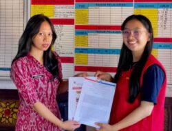 Mahasiswa KKN Serahkan Jurnal di SDN 2 Sanggalangi Toraja Utara