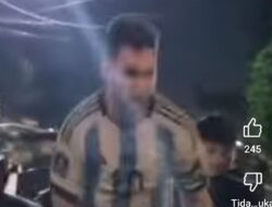 Massa Jarah Messi dan Mbappe dari Rumah Sri Mulyani