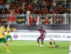 Super League; PSIM Tekuk Persebaya, PSM-Persijap Imbang