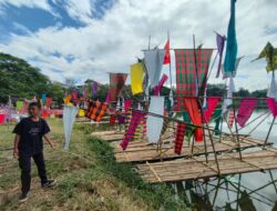 Replika “Maudu Lompoa” di Danau Unhas