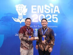 Literasi Lingkungan Bawa Jamaluddin Terima Penghargaan Ensia Awards 2025 Sebagai Local Hero Inspiratif