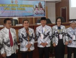 Bupati Buka Konkerkab I PGRI Tana Toraja