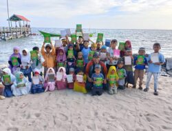 Komunitas Anak Pelangi (K-apel) Lakukan Ekspedisi Berbagi Cinta di Pulau Sarappo Lompo, Pangkep