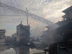 Tiga Kios di Wamengkoli Ludes Dilalap si Jago Merah