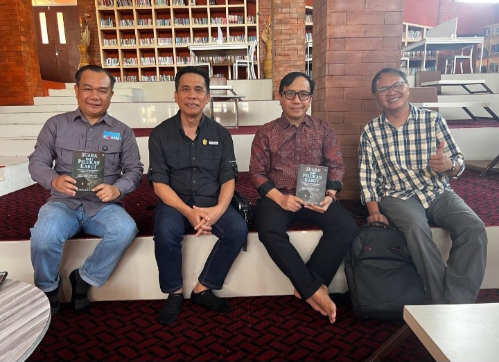 Diskusi Buku