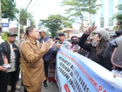 Munafri Beri Solusi untuk Pedagang Losari, Tanpa Pungutan Biaya