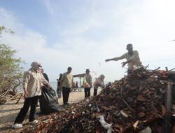 Munafri Bawa Satgas ke Pulau Samalona Pimpin Gotong Royong Bersih-bersih Pulau