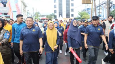 Puluhan Ribu Warga Tumpah Ruah di Losari, Semarak Jalan Santai Warnai HUT Kota Makassar