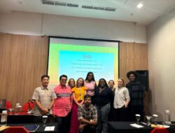 Belajar Budaya Toraja bersama Dr. Dirk Sandarupa, M.Hum., MCE dan Mahasiswa Amerika