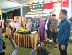 Syukuran Pahlawan Nasional Sultan Muhammad Salahuddin di Depan Istana Bima