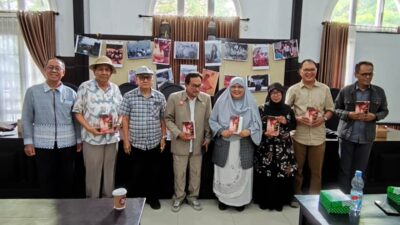 Ana Makassar Basar di Ambon