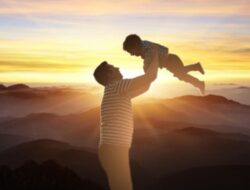 Hari Ayah; Perayaan yang Tidak Menyediakan Kursi