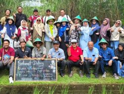 Sastra Indonesia FIB Unhas Bersilaturahim ke Kebun Denassa
