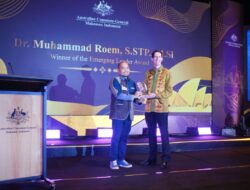Kadis Kominfo Dr. Muhammad Roem Raih Emerging Leader Award dari Konsulat-Jenderal Australia