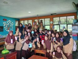 Mahasiswa KKNT 115 Unhas Ajarkan Menabung Berbasis Pemanfaatan Limbah di SD 2 Lainungan