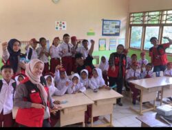 Mahasiswa KKN Edukasi Aturan Sejak Dini bagi Siswa SD di Desa Benteng