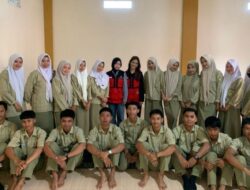 Mahasiswa KKN Unhas Kenalkan Piramida Keuangan Siswa SMAN 13 Maros