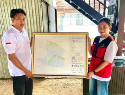 Mahasiswa KKN Unhas Rancang Peta Administrasi dan Tata Guna Lahan Desa Otting.