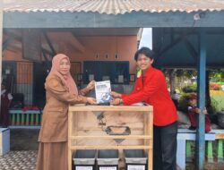 Solusi Cerdas, Mahasiswa KKNTI Unhas Kembangkan Smart Trash Bin Berbasis Arduino di Desa Borikamase, Maros