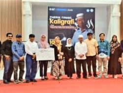 Memukau! Pameran Tunggal 1000 Karya Kaligrafi Prof. Azis Ahmad