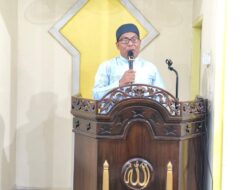 Sekian Dekade Podium Masjid Mengajak