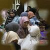 Aliyah Mustika Ilham Shalat Tarawih Bersama Warga di Masjid Miftahul Falah