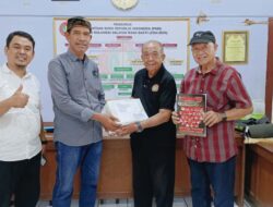 Ketua PGRI Pinrang Jemput Langsung Majalah Suara PGRI