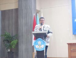 Ketua PGRI Sulsel Buka Sosialisasi SIK, Keuangan dan Jurnalistik Suara PGRI