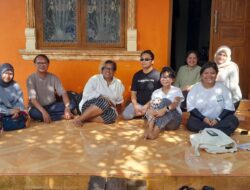 Tim Program PARKIR Rasakan Suasana Ramadan di Pulau Barrang Lompo Makassar, Makan Sate Teripang