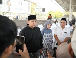 Munafri-Aliyah Serahkan 7.100 Paket Lebaran untuk Satgas Kebersihan Makassar
