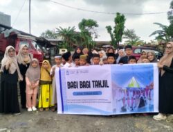 Murid SD Negeri Parinring Bagikan 204 Paket Takjil Sebagai Wujud Kepedulian Sosial