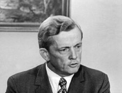 Findley, Pembongkar Lobi Yahudi di AS