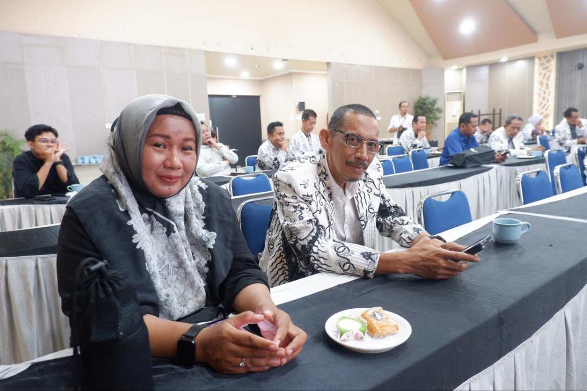 Ketua PGRI Kabupaten Maros, Drs. Andi Patiroi, M.Si,