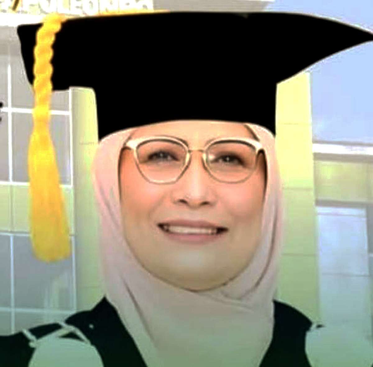 Rektor UNIPOL, Dr. Hj. Andi Adawiah, S.E., M.M.,