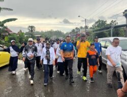 Ketua PGRI dan Kadisdik Sidrap Lepas Peserta Jalan Santai PGRI Cabang Pitu Riase