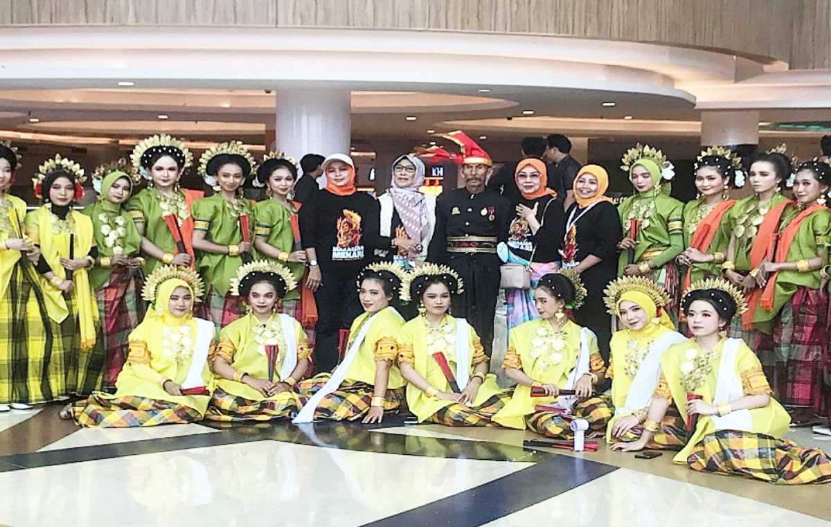 Sebagian penari pendukung acara HTS 2026 di TSM Makassar (dok Bagahawan Ciptoning )