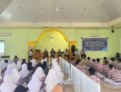 Tim BI Mengajar di SMAN 2 Enrekang 