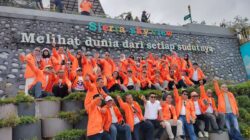 Foto bersama FH Unhas 86 di Sierra Sky View (Minggu, 24 Mei)