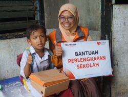 Bertahan dengan Sepatu Robek dan Kekecilan, Wahyudi Akhirnya Tersenyum Bahagia Terima Sepatu Baru dari Rumah Zakat