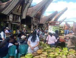 Warga Kecamatan Tallung Lipu Padati Operasi Pasar Gas LPG 3 Kg