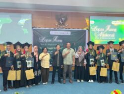 Lepas Juang dan Penyerahan Ijazah Simbolis Etos ID Angkatan 2022, Tujuh Etoser Siap Mengabdi untuk Masyarakat