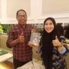 Founder K-apel Serahkan Buku Surat Cinta untuk Suami kepada Anggota DPR RI