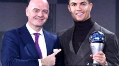 Presiden FIFA Gianni Infantino dan Cristiano Ronaldo (Foto:Reuters).