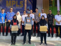 Reward Bagi Peserta MPLS SMAN 2 Enrekang Berprestasi 