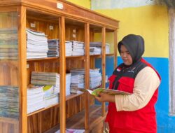 Mahasiswa KKNT 116 Unhas Buat Sistem Inventaris Digital untuk Perpustakaan Sunggumanai Takalar