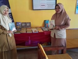 SATUPENA Sulsel Donasikan 50 Buku ke SMA Muhammadiyah Malino